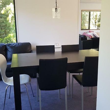 Villa Tranquil Treehouse Christchurch Exterior foto